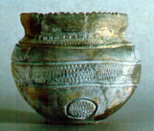 Woodland pottery vessel