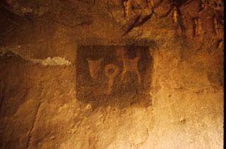 3JO0072_20 - Petroglyph