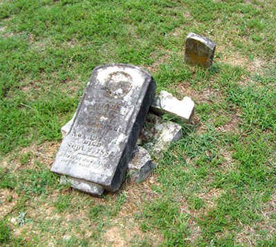 Photo taken by ARAS-HSU staff on a visit to Bryant Cemetery (3SA372). Photo taken by ARAS-HSU staff on a visit to Bryant Cemetery (3SA372).