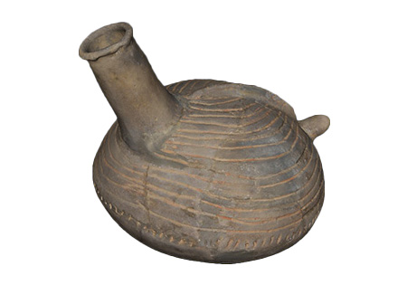 Turtle Effigy Bottle. Engraved/appliqued/punctated bottle, shell-tempered pottery, red pigment; Caddo (historic), 1400-1500; Provenience unknown; Hodges 77-1 / X-187.