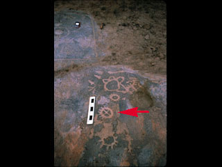 3IN0392_4 - Petroglyph