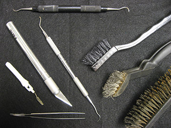 Figure 2. Instruments used in cleaning and metal conservation.