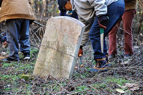 Survey archeologists provide assistance on documenting and protecting historic cemeteries, especially African-American cemeteries. Survey archeologists provide assistance on documenting and protecting historic cemeteries, especially African-American cemeteries.